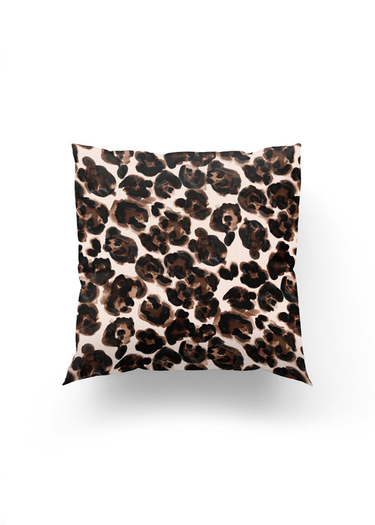 Leopar Deseninin İhtişamı – Lüks ve Şık Kırlent Kılıfı